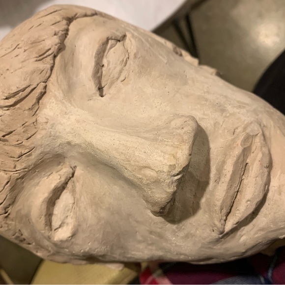 Clay art sculpture. Grey in color. - Picture 6 of 7